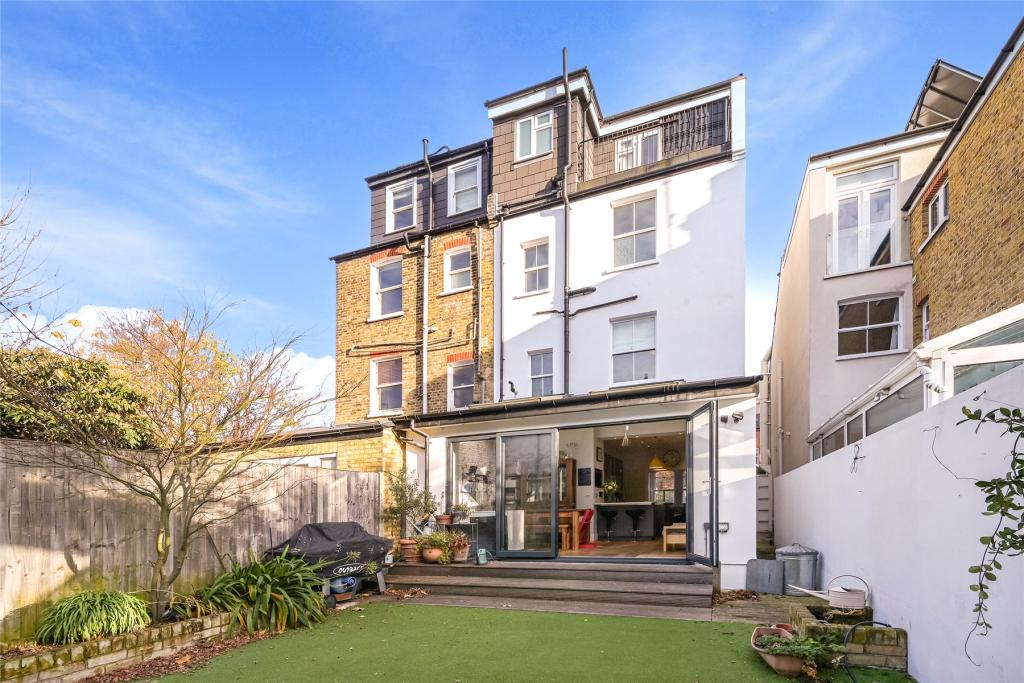 How Hammersmith Homeowners Use Their Loft Space