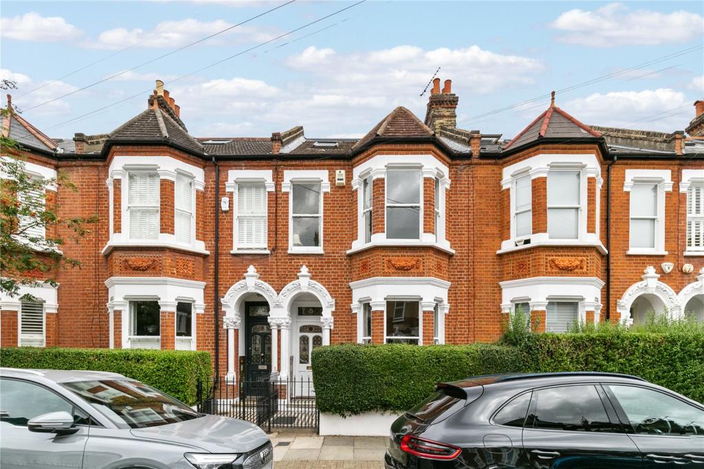 Why A Loft Conversion Is Ideal In Battersea?