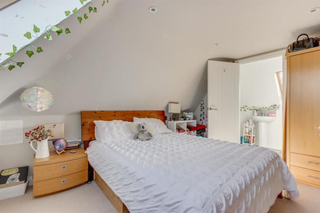 Why do People opt for a Loft Conversion rather than move out?