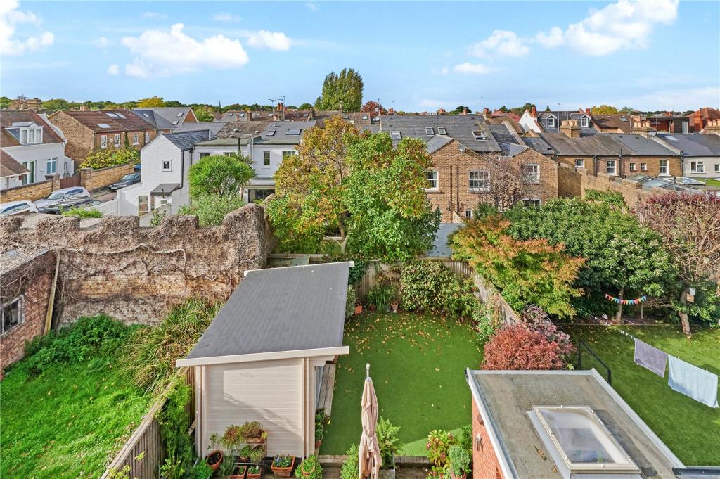 Why Opt For A Loft Conversion In Richmond?