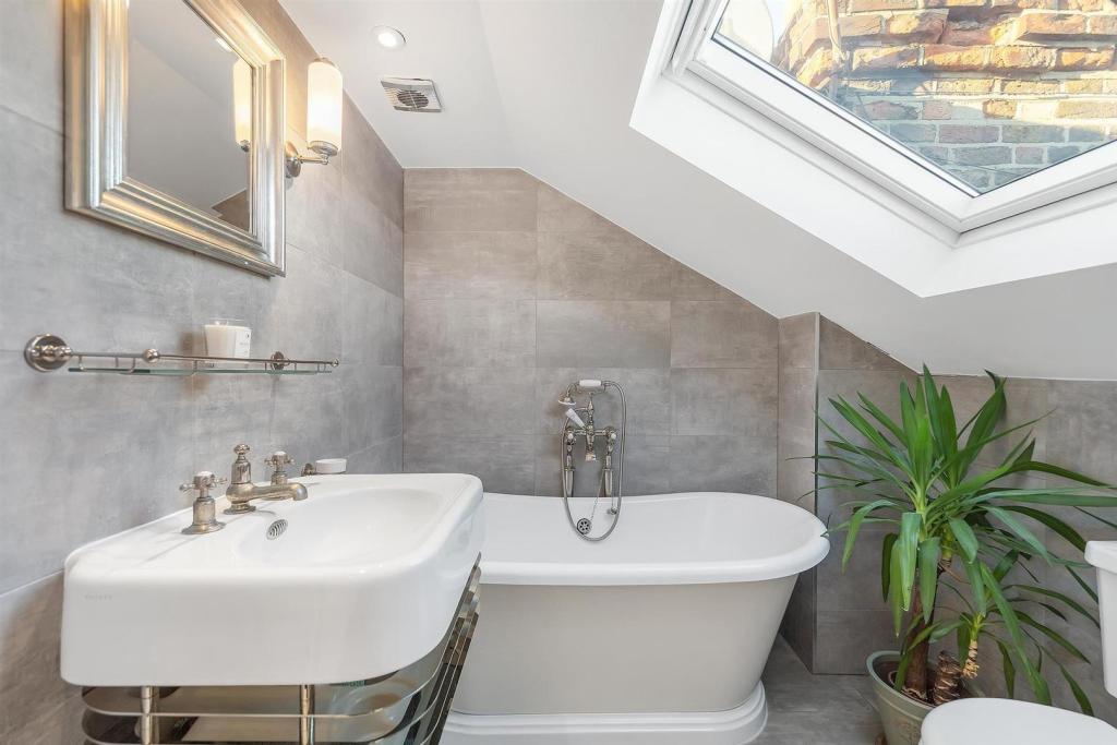 How to Choose the Best Stairs for a Loft Conversion in Southwark