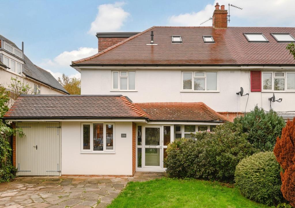 Why A Loft Conversion In Tooting?