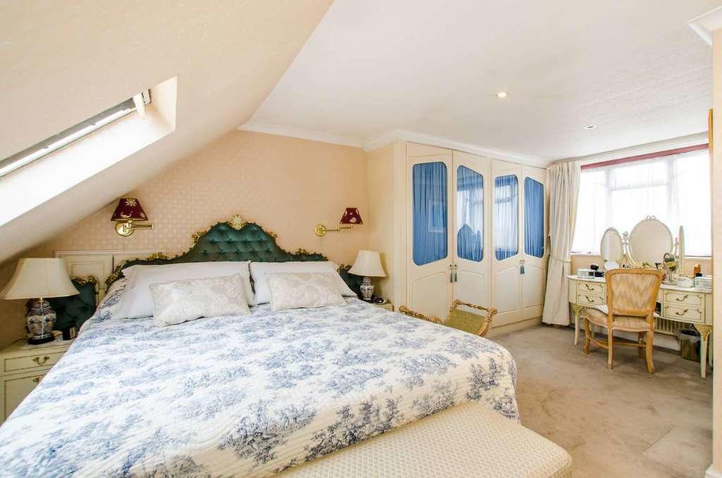 How Much Does a 3 Bed Semi Loft Conversion Cost in Tooting?