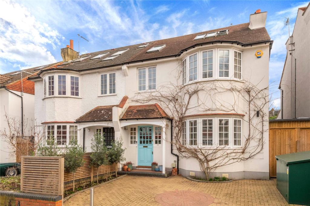 How Much Does a 3 Bed Semi Loft Conversion Cost in Tottenham?