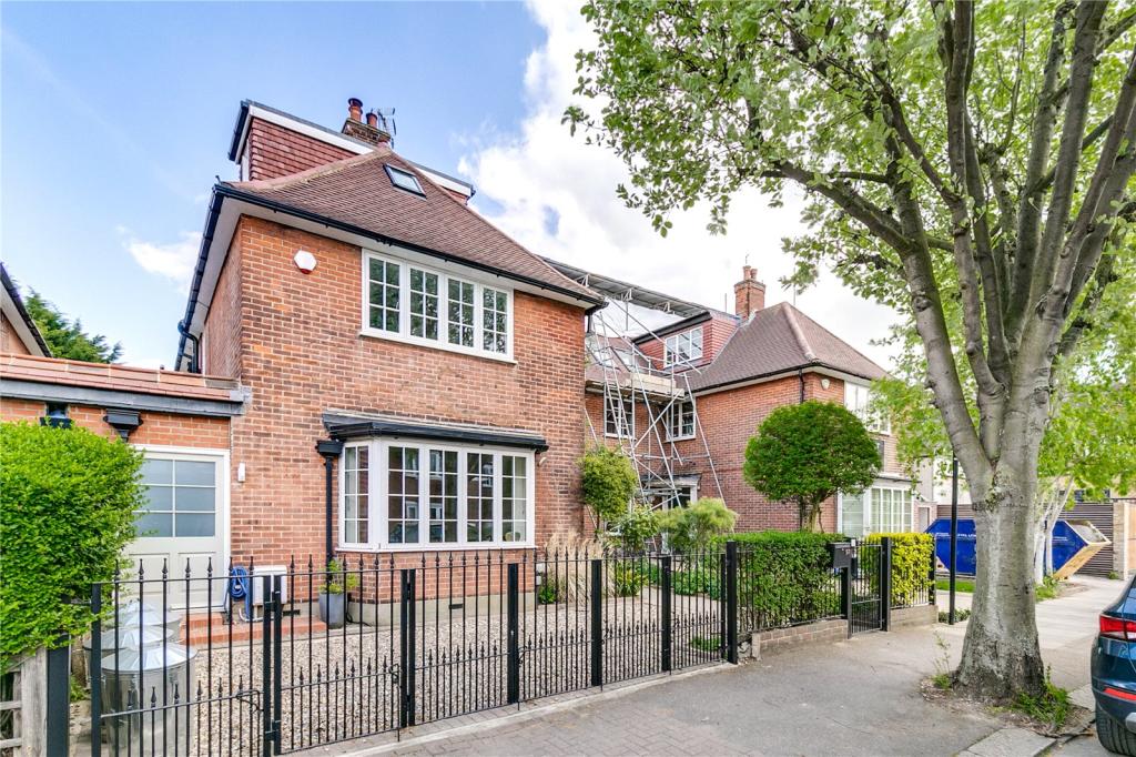 Why Convert Your Loft In Wandsworth?