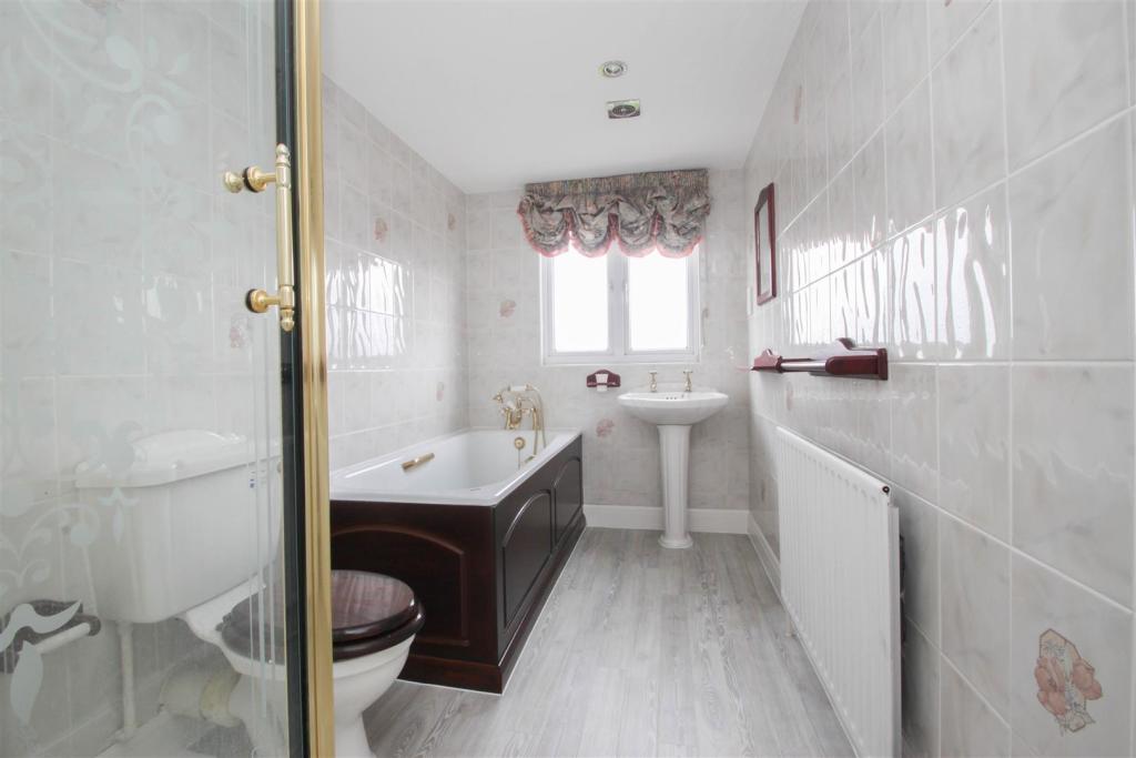 Is it Cheaper to Do a loft conversion Or an Extension in Woodford?