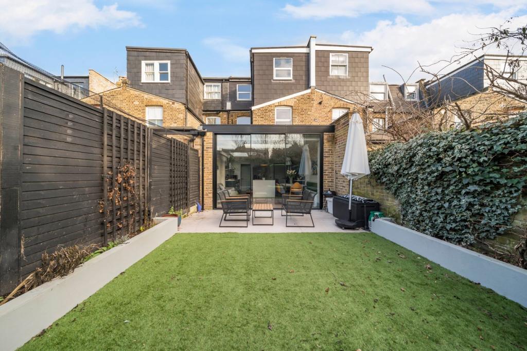 L Shaped Loft Conversion, Duke Road, Chiswick, W4